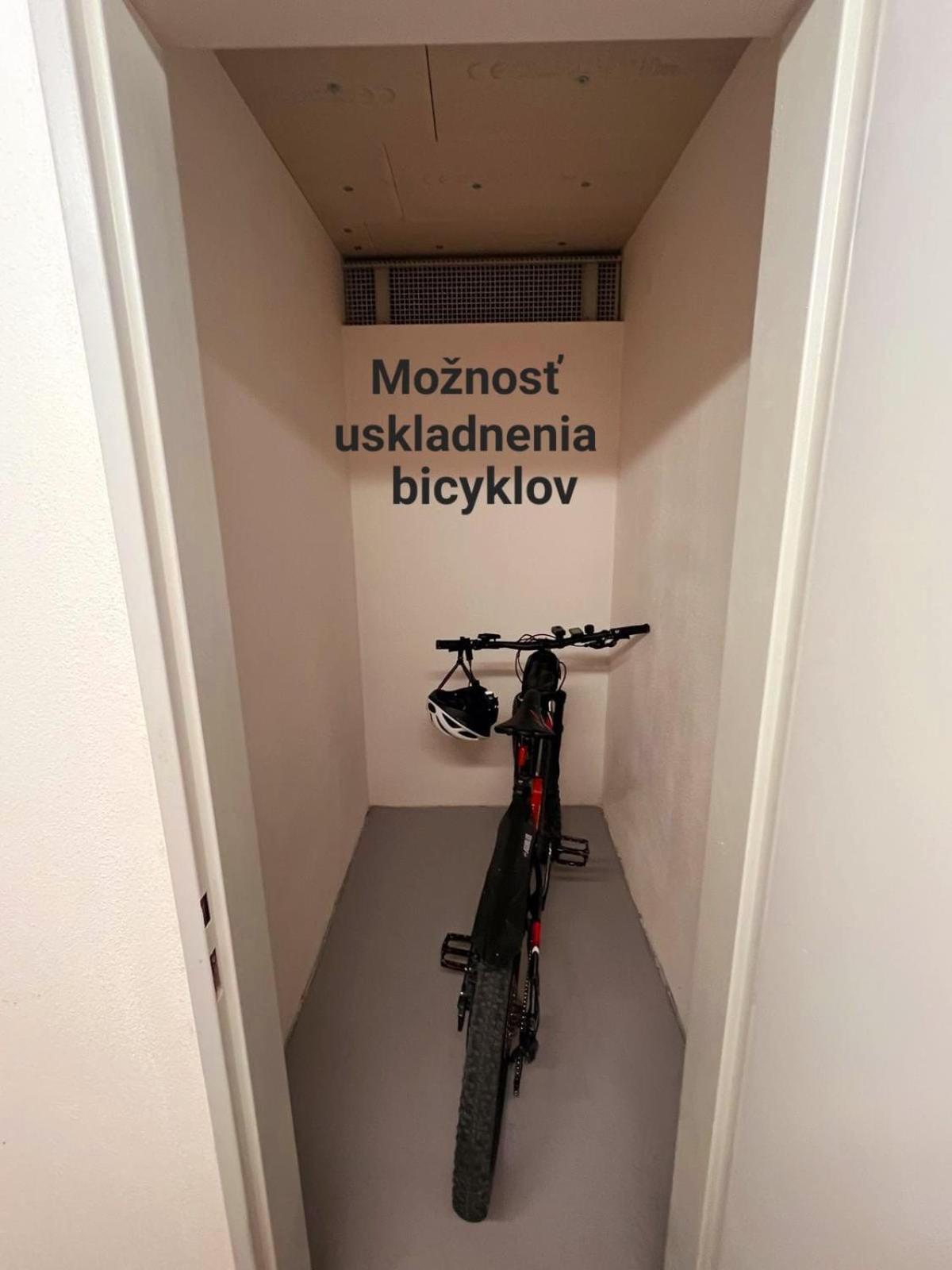 Apartman Zlatovska 22B Trenčín 외부 사진